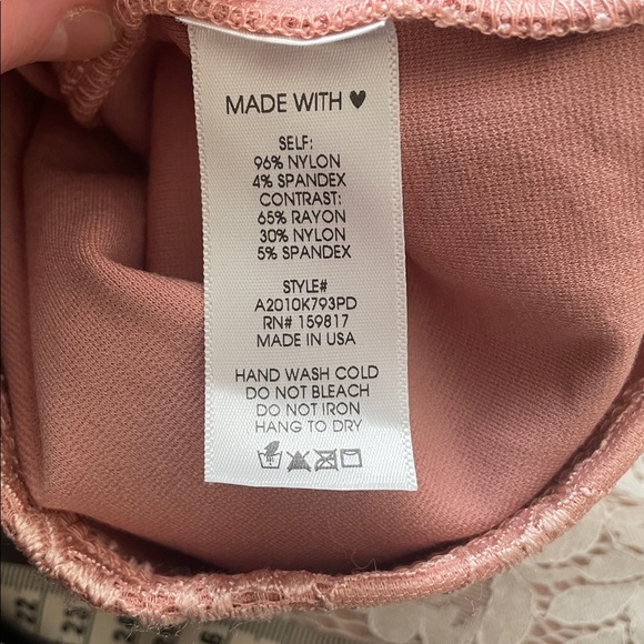 ARULA Lace Blush Pink Tank - Picture 4 of 4